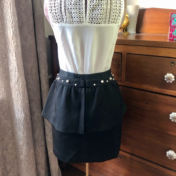 Pearl Zara black mini skirt high waisted - Picture 2 of 4